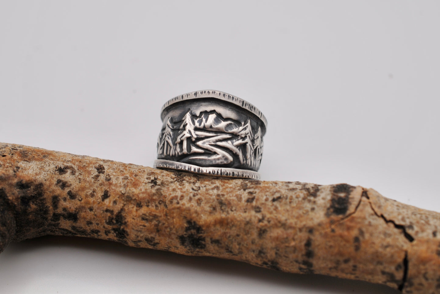 Mountain & River Ring - Size 8.5