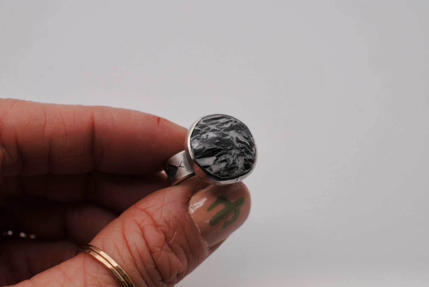 White Buffalo Snake Ring - Size 6