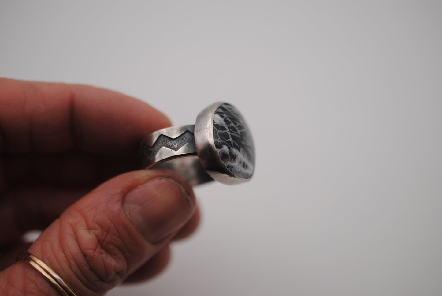 White Buffalo Zig Zag Ring Size 8